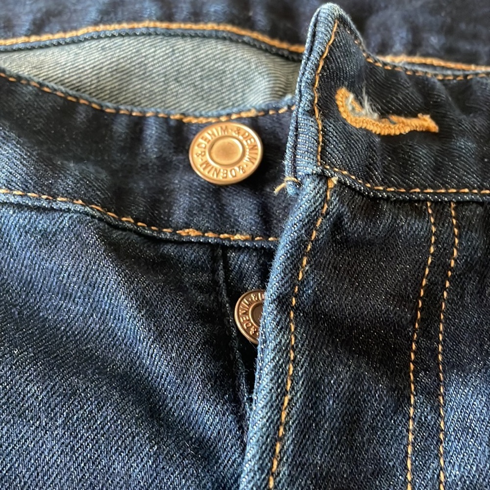H&M Men's Dark Denim Slim Fit Shorts with cuff size 38 - Picture 2 of 9